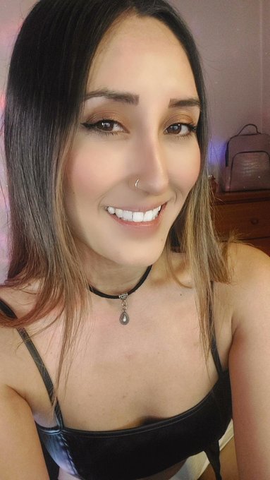 Me voy x unos d&iacute;as asi que aprov&eacute;chenme 👅 Activa video llamadas, #sexting, #customs https://t.co/2iC<a href="/tag/sexting"class="tags"><span>#sexting</span></a><a href="/tag/customs"class="tags"><span>#customs</span></a>