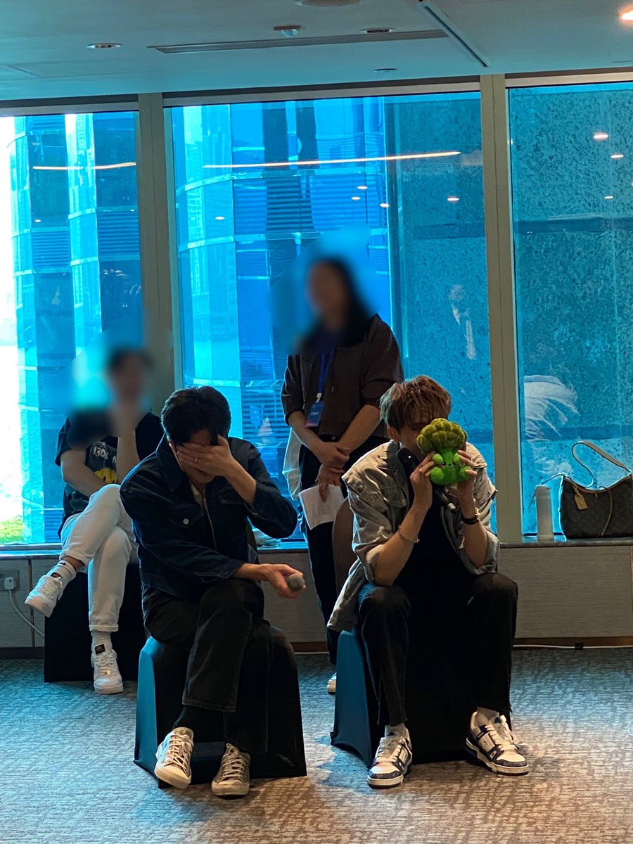 wabisabiTH's tweet photo. เมื่อนั่งดูซีนบล็อกโคลี่ด้วยกันอีกรอบ 😆 #BounPremMemoriesinHK https://t.co/cOvZCVhUlv