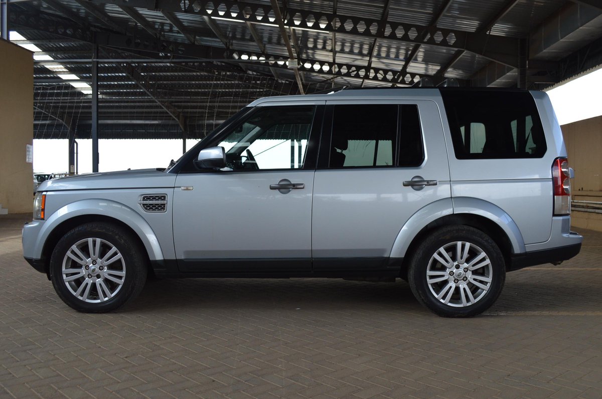 JaMtoka's tweet photo. #AboveAndBeyond #BeyondTarmac #Disco4 #Diesel 🇯🇵
- 2010 Land Rover Discovery IV
- 3.0 TDV6 HSE in Pristine Condition
- Full Spec Option with all the extras
- KSh3,600,000 Only
- Mileage: 172,481 Miles
- Viewing: Thika Road
- +254733665551
⚡ Features
* 7 Seater
* 3000cc Diesel
* Full Time 4WD
* Triple Sunroof
* Leather Interior
* Heated Seats (Front and Back)
* Turbo Charged
* Push Button Start
* Multi-Terrain Select
* Height Control (Air Suspension)
* Eight Way Electric Memory Seats
* Climate Control
* Emergency Brake Assist
* Cruise Control
* Roll Stability Control
* Electronic Brake Force Distribution
* Hill Descent Control
* Rain Sensing Wipers
* Traction Control
* Parking Sensors
* Fog Lights and much more