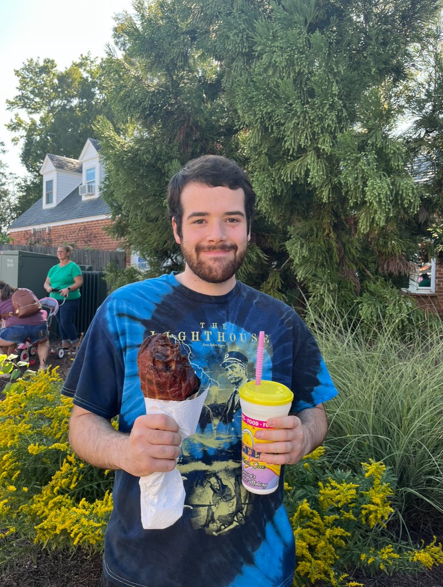 cassell_MASC336's tweet photo. I asked my partner, Eric, what his favorite meal was, and he said a turkey leg and lemonade. “I love fair food, nothing beats it.” Here's a photo I took of him at the Virginia State Fair back in October #MASC336 #TwitterScavengerHunt https://t.co/mw6MzzyONE