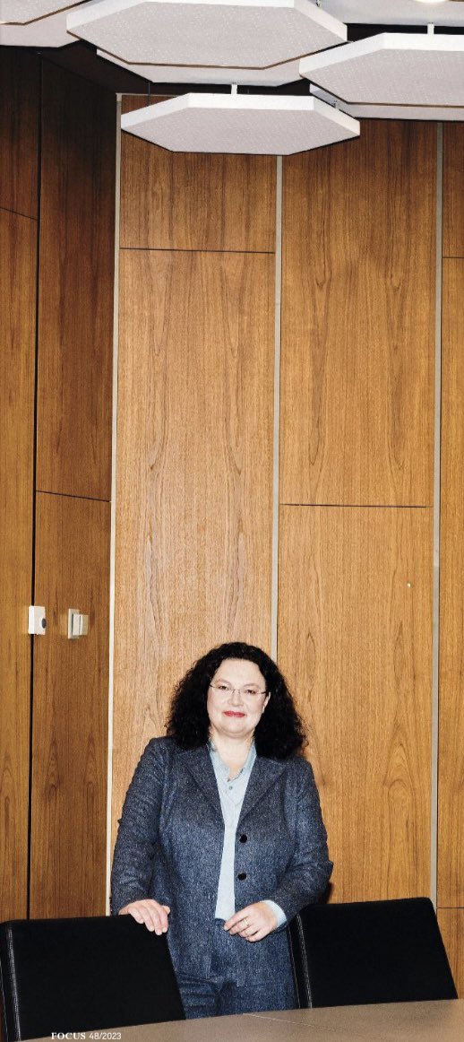 „Was kann ich denn eigentlich nach 30 Jahren in der Politik? Viel mehr, als ich gedacht habe.“ Mein Porträt über @Bundesagentur Vorständin Andrea #Nahles im aktuellen @FOCUS_Magazin. Die Geschichte einer @spdde Frau, die noch mal neu angefangen hat. Weil sie musste. #Buergergeld