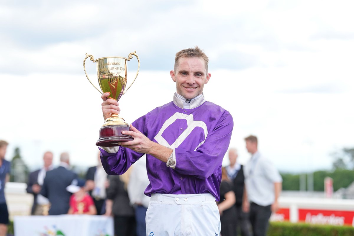 And your 2023 Ladbrokes Cranbourne Cup winner is the mighty Charterhouse. The formidable combination of @decbates and @cmaherracing proved too good in the half a million dollar race at @CranTurfClub. It was a brilliant race!