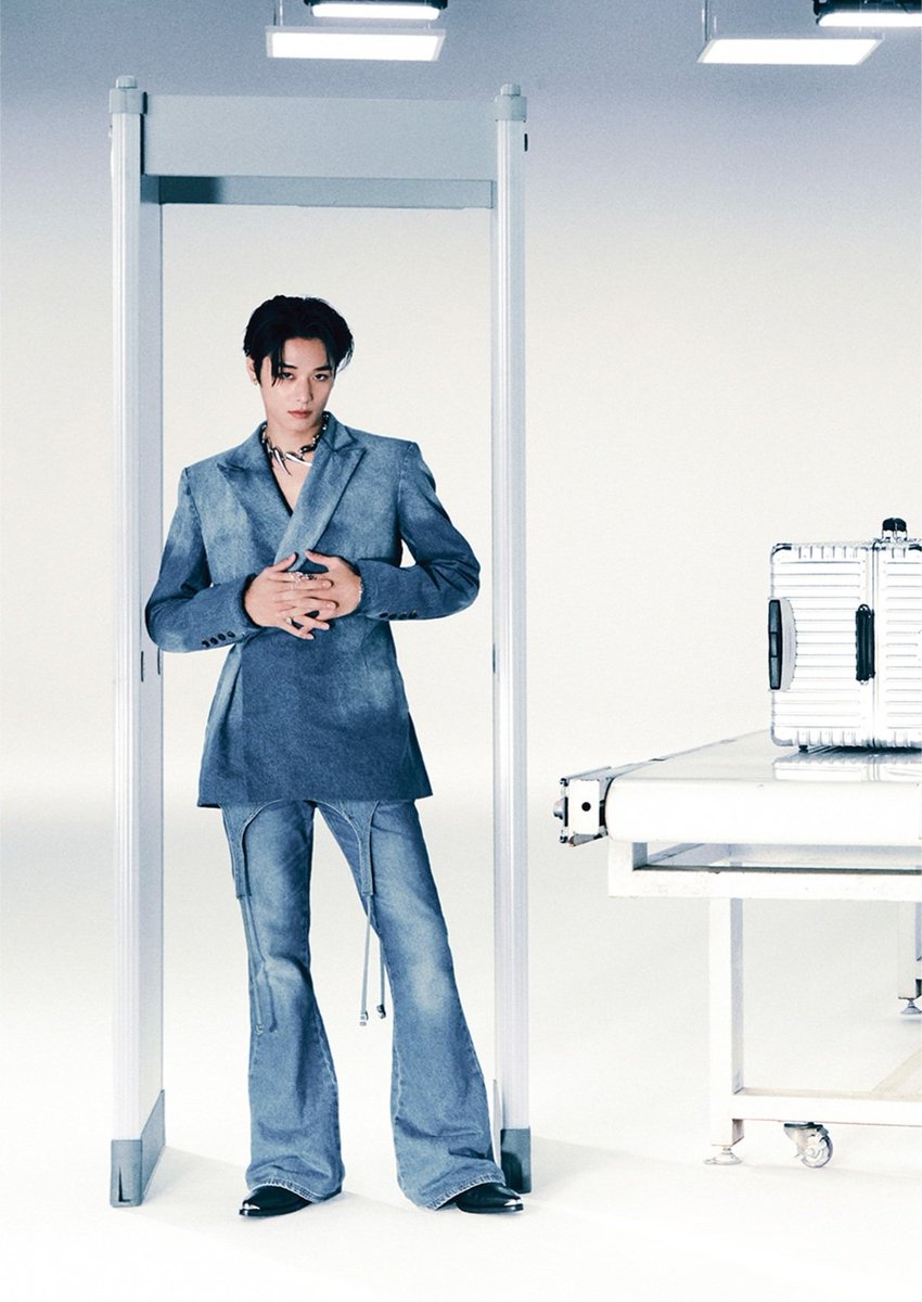 dailyljy's tweet photo. juyeon's phantasy pt. 2 platform FAKE ver. digital photos

#주연 #더보이즈 https://t.co/wJs4677rvR