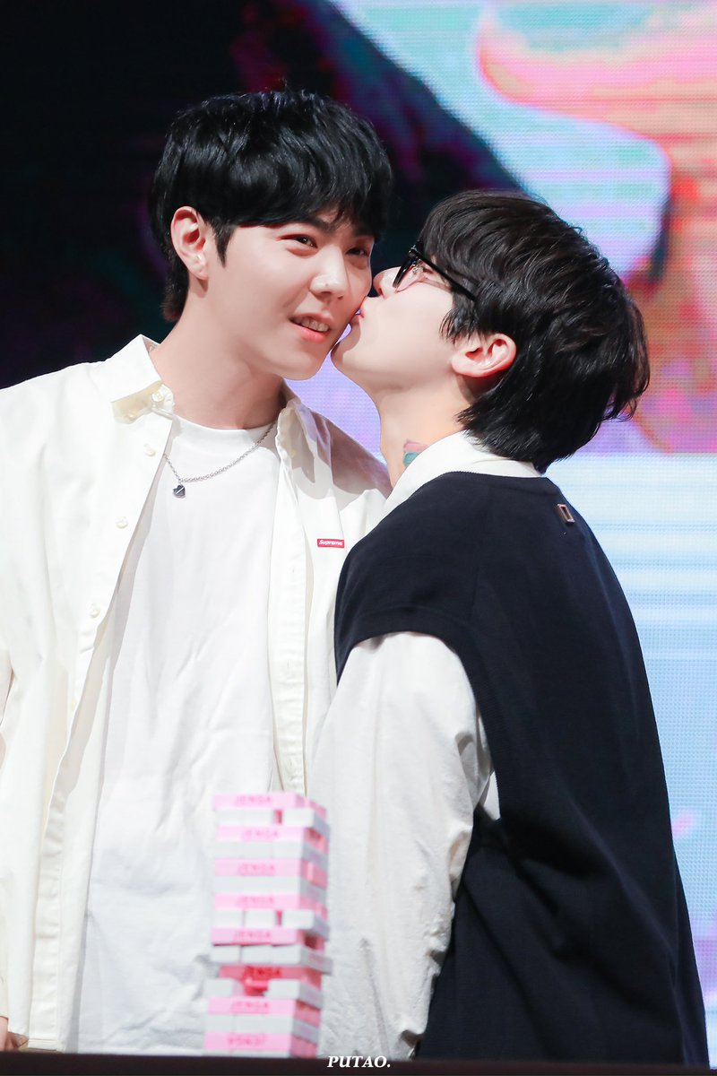 Putao0318's tweet photo. 231124 
IN HONGKONG FM  PART1️⃣

⚠️2차가공/상업적 이용 금지/재업로드금지 /Don‘t change anything/Please do not reupload to other SNS/禁二改二傳商用

-준성호 마음대로 사용하세요-

#남의연애2 #HisMan2 #준성호네 #준성 #성호 JunSeongHo1stFMTinHK https://t.co/qOXcEr6FeC