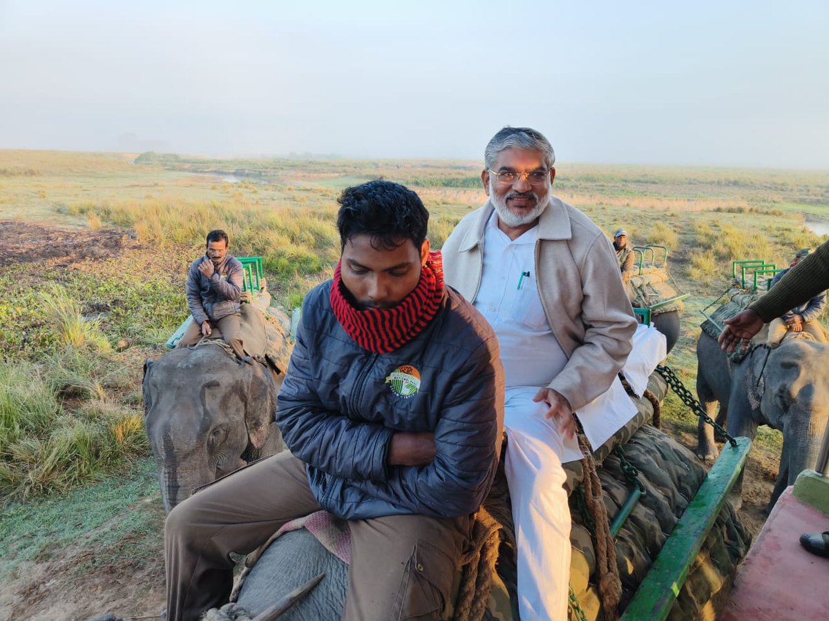Gratitude to Hon'ble Min Env Forest CC Tourism & Cul Act Govt of Guj, @Mulubhai_Bera sir, and senior officials of @GujForestDept for visiting Kaziranga amidst their busy schedule. Your presence underscores the importance of wildlife conservation. 
 #Kaziranga #ConservationLeaders