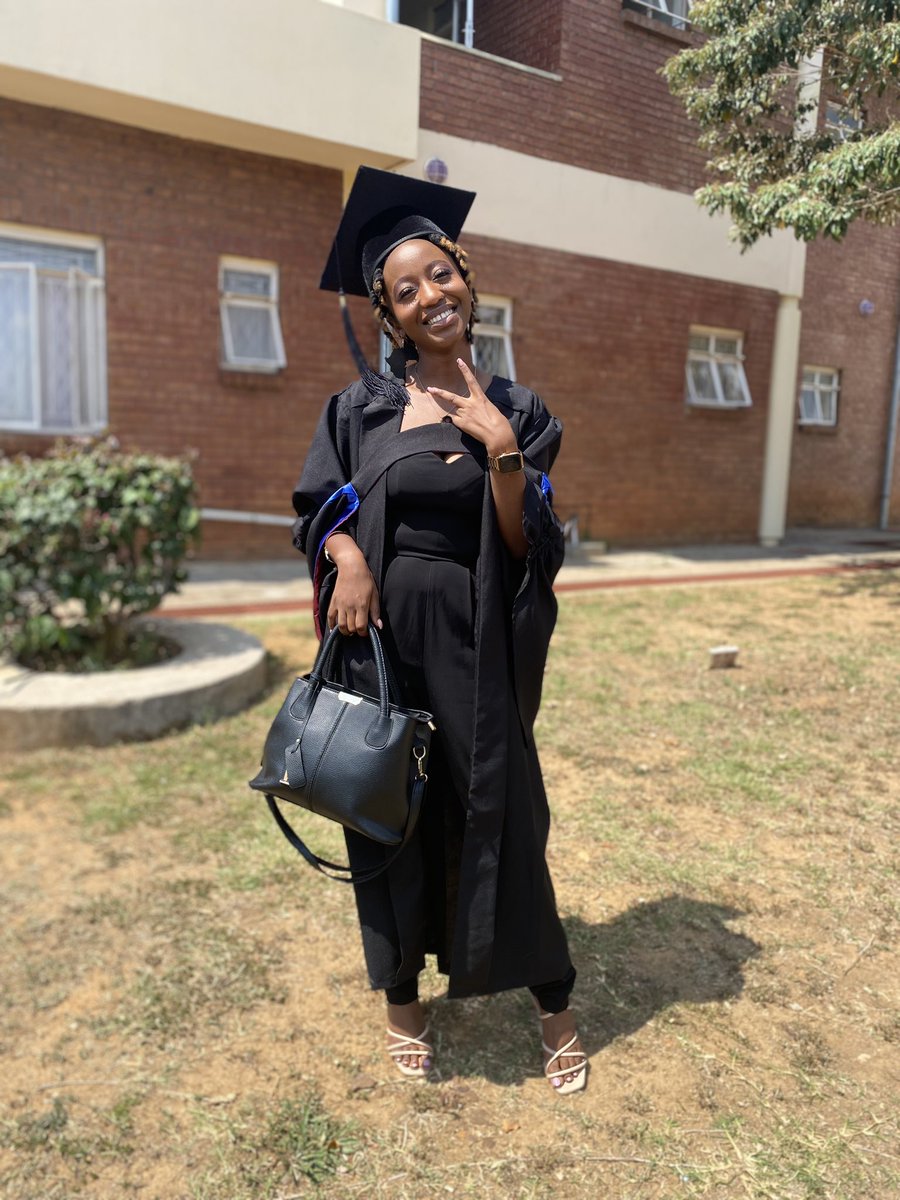 iam_zandie16's tweet photo. Ladies and Gentlemen♥️🔥
BSc honors Computer systems engineering honors degree in the bag🎉 https://t.co/L6WVj7Qwzp