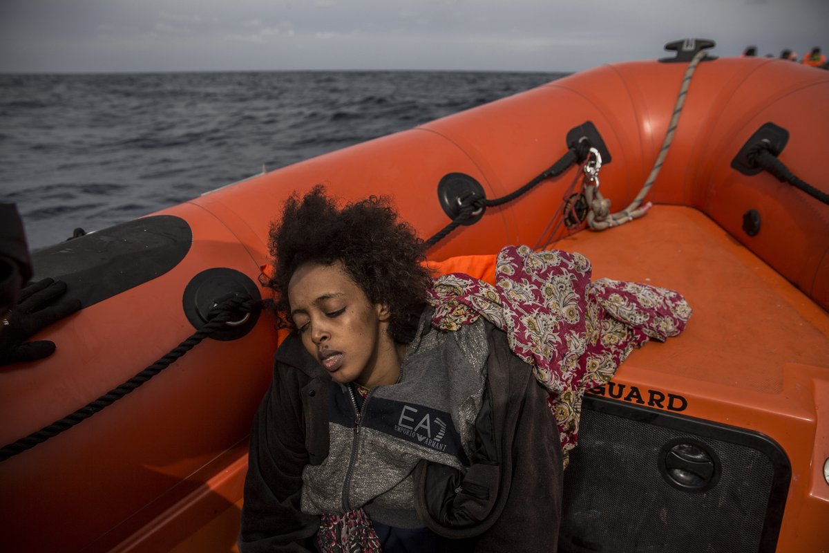 openarms_fund's tweet photo. La violencia contra la #mujer no conoce fronteras ni distinciones; afecta a mujeres de todas las edades, razas y clases sociales. Se calcula que, a nivel global, 736 millones de mujeres- casi una de cada tres- han sido víctimas de violencia al menos una vez en su vida.

A lo largo de estos años, muchas veces hemos escuchado a bordo del #OpenArms las terribles historias contadas por las mujeres que hemos rescatado y nos hemos enfrentado a la crudeza de la realidad que viven durante el viaje migratorio, marcado por la violencia, la tortura y el abuso.

Hoy #25N, Día Internacional de la Eliminación de la Violencia contra la Mujer, reiteramos la necesidad de luchar para erradicar la #violenciadegénero y construir un mundo donde toda mujer se sienta segura, respetada y empoderada y donde su libertad sea innegociable.

Este día es un recordatorio de que todos debemos ser agentes de cambio y trabajar juntos para construir una sociedad libre de toda violencia.

Únete a nuestra banda. Te necesitan.
https://t.co/z5O98gNzop

#cadavidacuenta #25N2023  #EndViolenceAgainstWomen #NoExcuse #SeAcabó 

📸 #AlvaroGarcia  / @OlmoCalvo  / @samuelnacar / @Felix27C