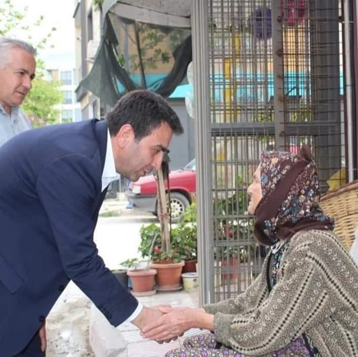 Çok değerli kardeşim <a href="/katiozfatih/">Fatih KATIÖZ 🇹🇷</a> başkanım Yunusemre ve bütün Manisa hemşehrilerin akrabalarınla eşin dostun herkes senin arkanda Rabbim çıktığın bu yolda Muzaffer eylesin seni inşallah başarılarının devamını diliyoruz Rabbim utandırmasın yolun açık olsun
<a href="/Akparti/">AK Parti</a> 
<a href="/MucahitArinc/">Ahmet Mücahit Arınç 🇹🇷</a>