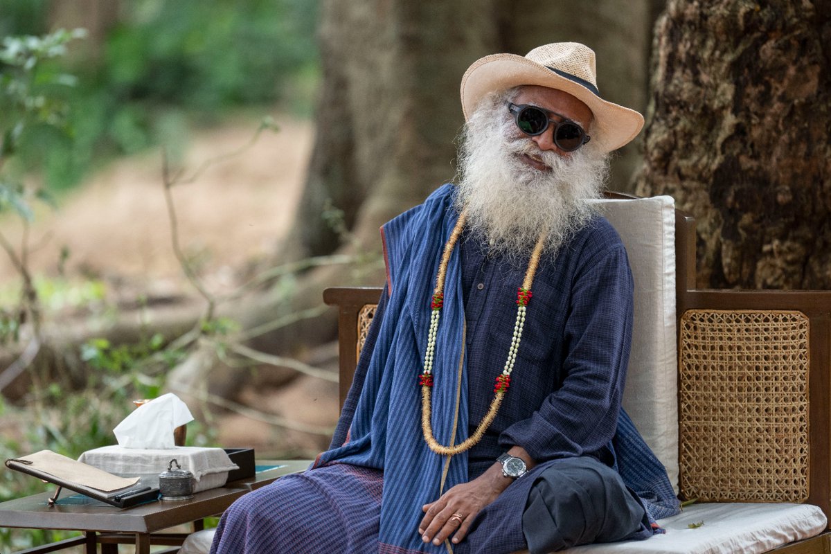 In an intimate Q&A this morning about the intertwining nature of business and spirituality, Sadhguru shared with participants of #insight2023 how being pragmatic and sensible allows one to blossom both internally and in business.