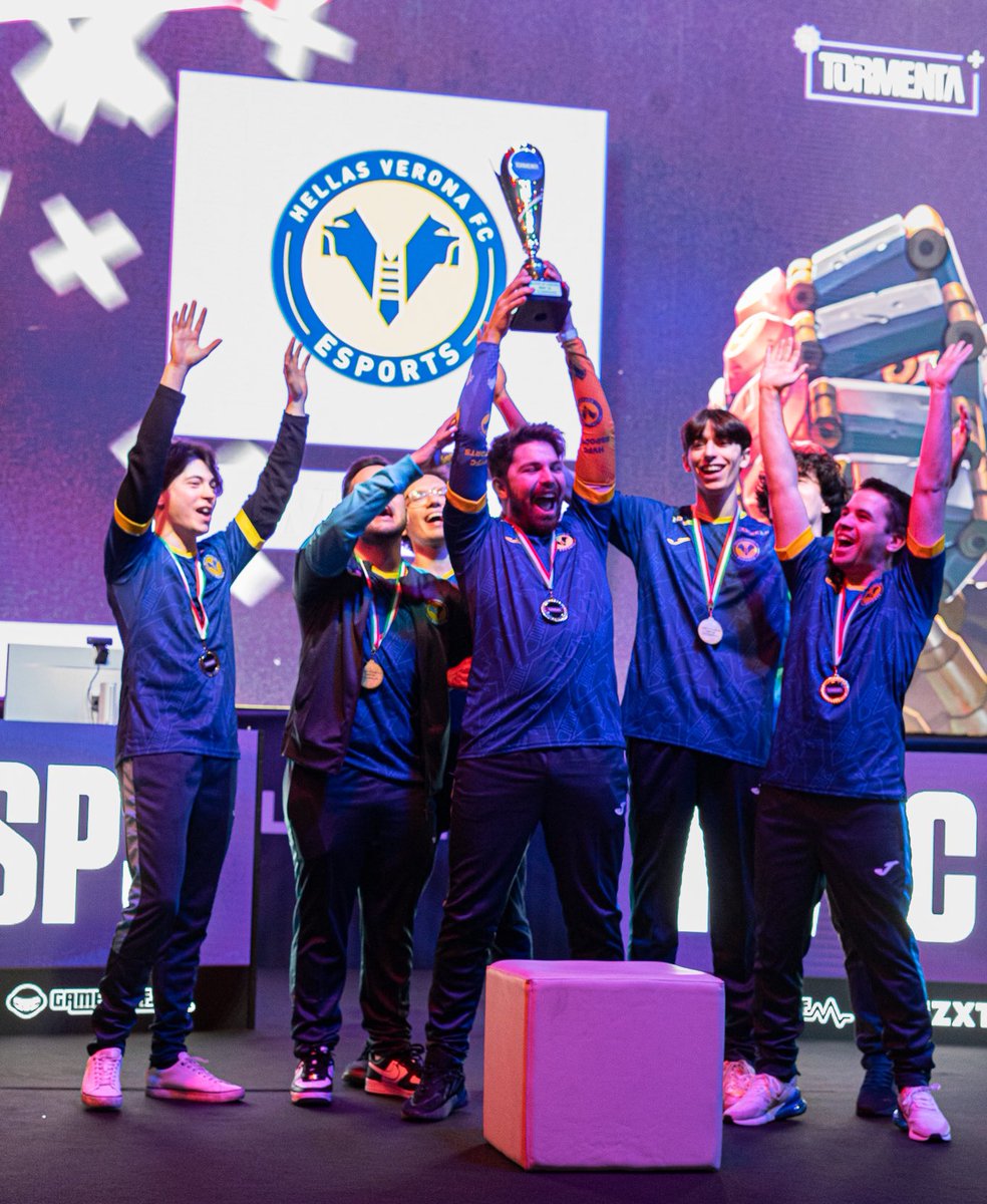 QLASH Eventi 🇮🇹 (@qlash_events) on Twitter photo 📣 <a href="/hvfc_esports/">hvfcesports</a> sono i campioni del Tormenta ➕ di #LeagueOfLegends qui alla #milangamesweek 🏆🔥
#mgw23 #CircuitoTormenta 📣 <a href="/hvfc_esports/">hvfcesports</a> sono i campioni del Tormenta ➕ di #LeagueOfLegends qui alla #milangamesweek 🏆🔥
#mgw23 #CircuitoTormenta