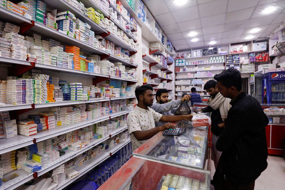 Pakistan's Pharmaceutical Community on Brink of Collapse Urges Timely Action

#BaaghiTV #Pakistan #Health #PharmaceuticalIndustry #Pharma #TB #Medication #Cure #GovtSupport

en.baaghitv.com/pakistans-phar…