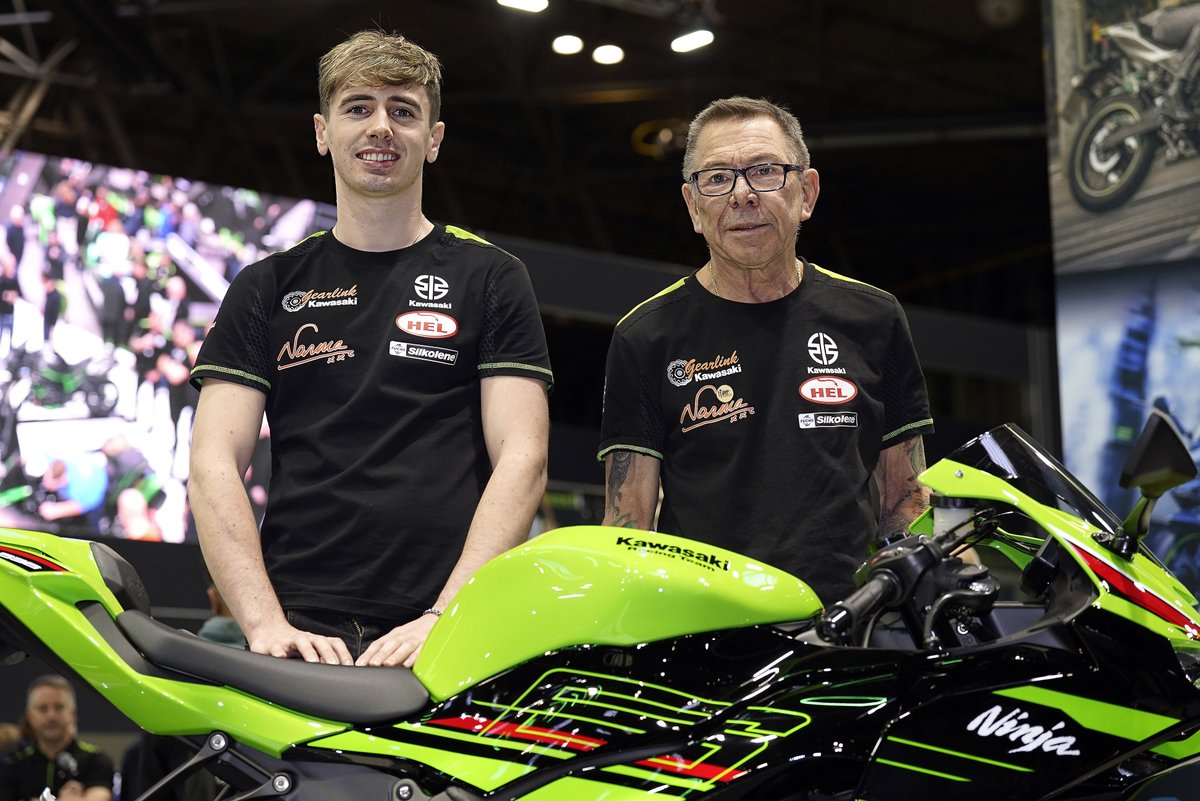 NEWS: <a href="/BRADZnumber97/">Bradley Perie</a> returns to <a href="/Quattro_Plant/">Quattro Plant Hire</a> Group British Supersport Championship in 2024 with <a href="/GearlinkKawasak/">Gearlink Kawasaki</a> 

📰 bit.ly/3GlatR2
