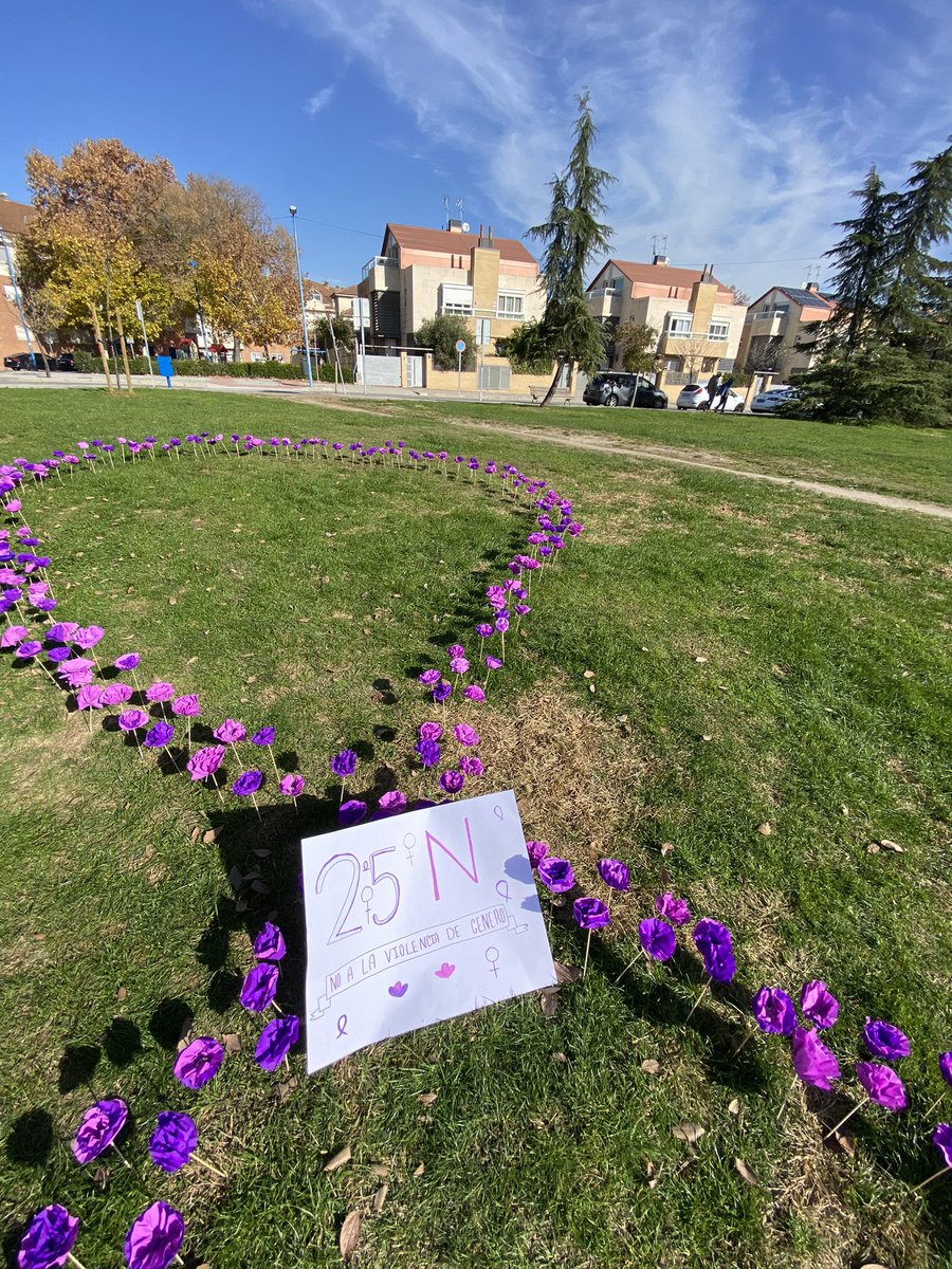 Párate 
Piensa
Actúa 

Gracias <a href="/XandraLunar/">Alexandra Lunar</a> por esta genial idea 

#ViolenciaMachista
#NiUnaMenos
