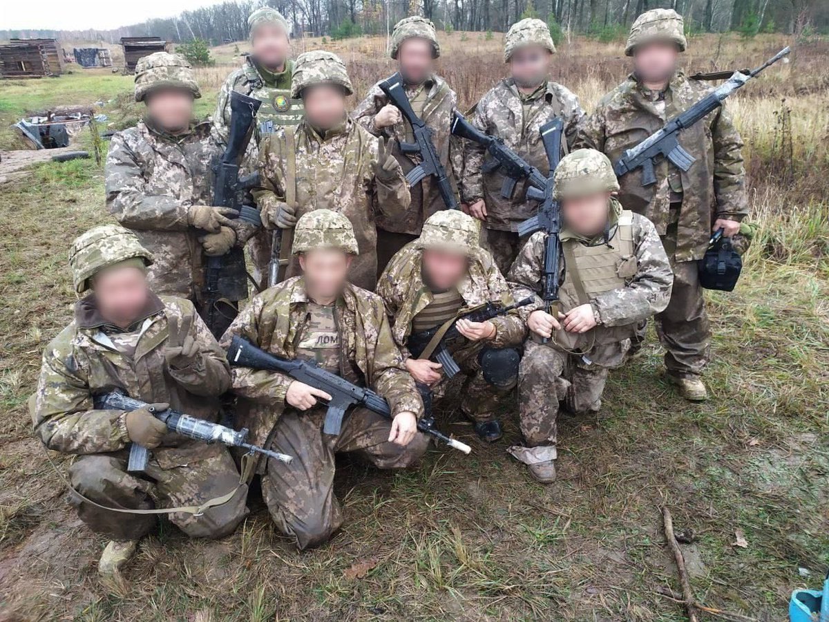 ⚡️🇺🇦Ukrainian mobilized during training with 🇧🇪Belgian FN FNC assault rifles.