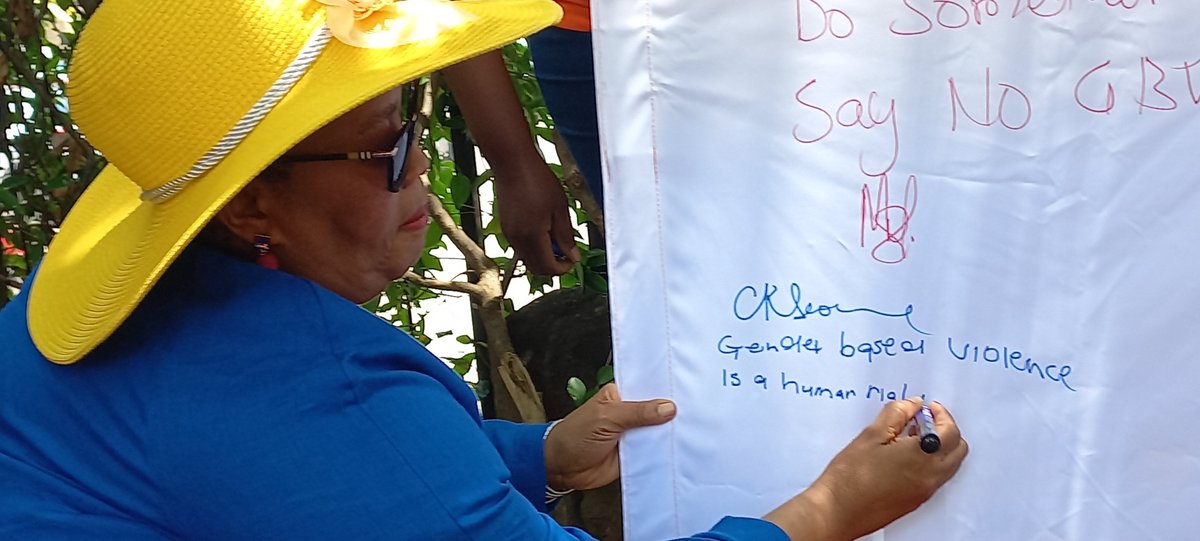 ThobolokoN's tweet photo. As Today marks 16 Days of Activism against GBV. Ambassadors have taken a pledge to stand against GBV and violence in all its forms.
#getinvolved 
#EndVAW 
@EUinLesotho 
@USEmbassyMaseru
@WorldvisionLS 
@SesothoMedia
@mosena https://t.co/Pk7EWUE7wt