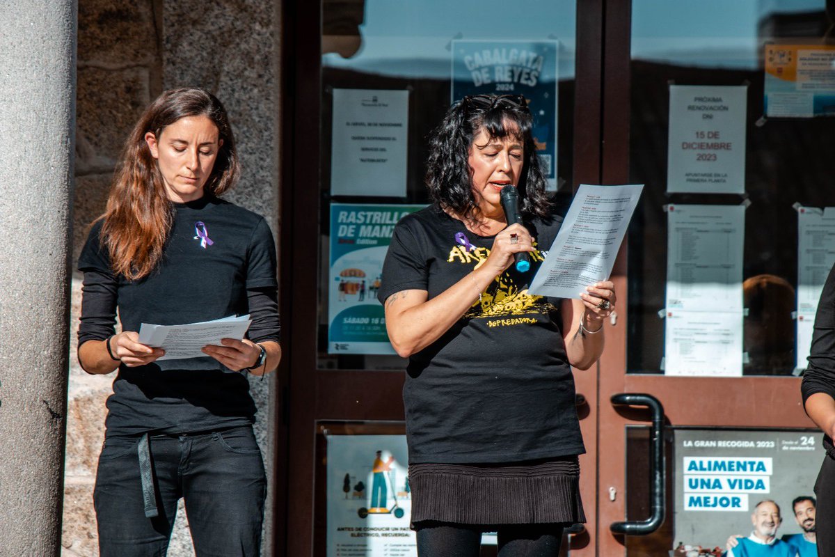 Hoy nuestras concejalas han participado en el acto por el #25N
Emotivo acto en recuerdo de las 22 víctimas asesinadas a manos de sus parejas en 2023.
Seguiremos reivindicando que nos queremos vivas, libres e iguales. 🙋🏼‍♀️💜
#NoEsInevitable #Progresistas #PSOE #ManzanaresElReal