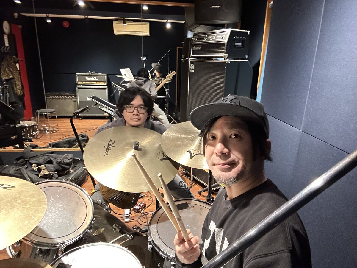 kouchinn_drum's tweet photo. ベースのDA-Iとらぶこみゅリズム練！！
ライブまであと1週間！！ドキドキワクワクです！！
#LoveComugic2023 https://t.co/p0N5SpGkAA