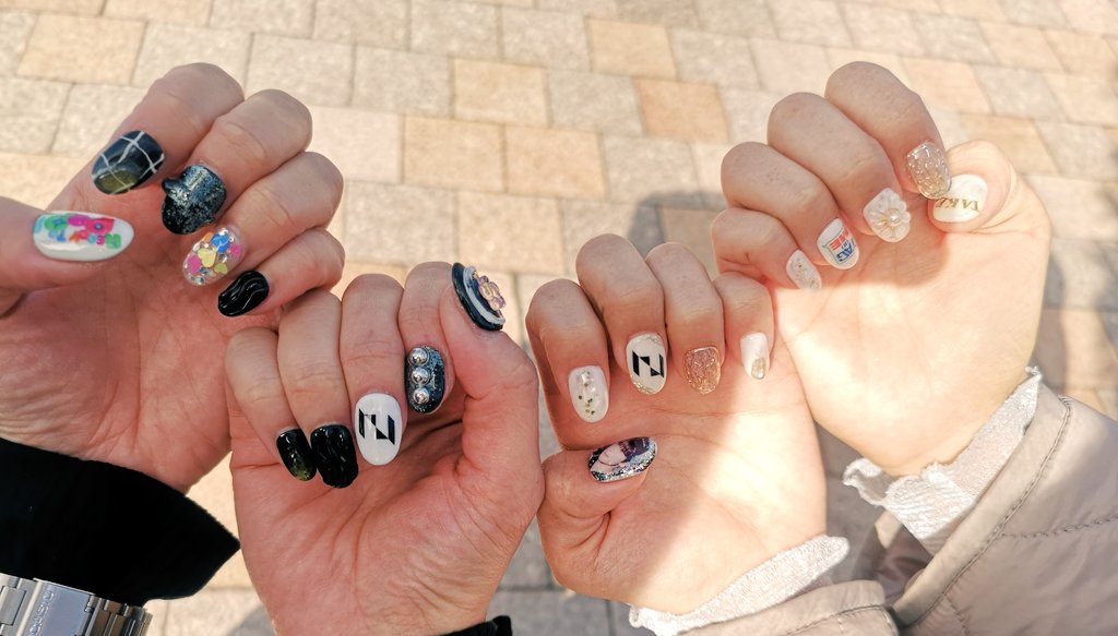 Yuuumi0916's tweet photo. 今年の参戦myネイル💅🏻✨ツアーに連れて行ってくれたMINIちゃんも本当ーにありがとう😭
今年は慌ただしくてあんまり作れなかったけど…城ホ、京セラ分ならオーダーまだ受付できます🙏✨
インスタに色々デザインあげてるから見てみてね🥰
#READY_TO_POP #READY_TO_POP_福岡 #INInail #ネイルチップ https://t.co/fL38x3Nq7U