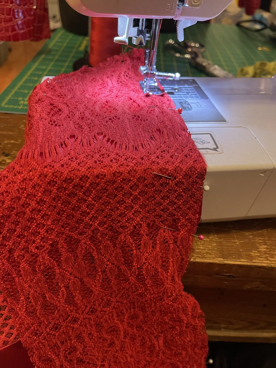 Ikaika_dbl's tweet photo. Behind the seams #sewing #fashion #menswear @brothersews #brothersewingmachine #red #redball #nyc #ikaikabydbl #ikaikaatelier @Chicfabric https://t.co/sXXqW5fWgU