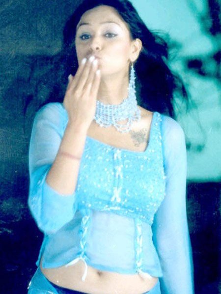 rodrisikne's tweet photo. #simranhot #simran #simranboobs #simrannavel https://t.co/O6M5aOdyug