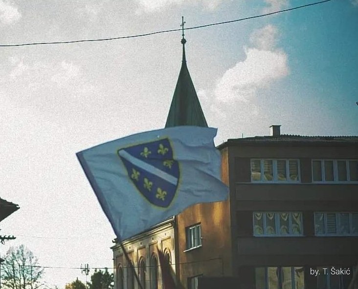 Neka nam živi Bosna i Hercegovina i svi njeni narodi i narodnosti!
Sretan Dan državnosti našoj domovini, Bosni i Hercegovini!” 
💙💛🇧🇦💛💙
⚜️⚜️⚜️⚜️⚜️⚜️
____________________________
#dandržavnostiBiH #StatehoodDayBiH  #StatehoodDay #BosniaAndHerzegovina #25November
#dandržavnosti