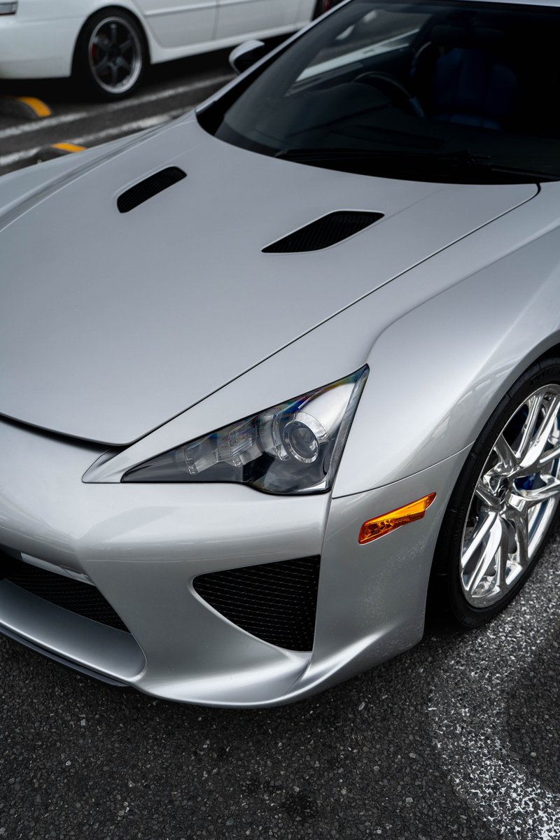 Falivenn's tweet image. Ce matin je me suis rapidement arrêté à Daikoku, et je pouvais pas rêver mieux.

Cette LFA appartient à un homme qui possède également 1 des 2 prototypes de la LFA Spyder, j'ai discuté avec lui pendant 30 minutes il est d'une humilité incroyable.