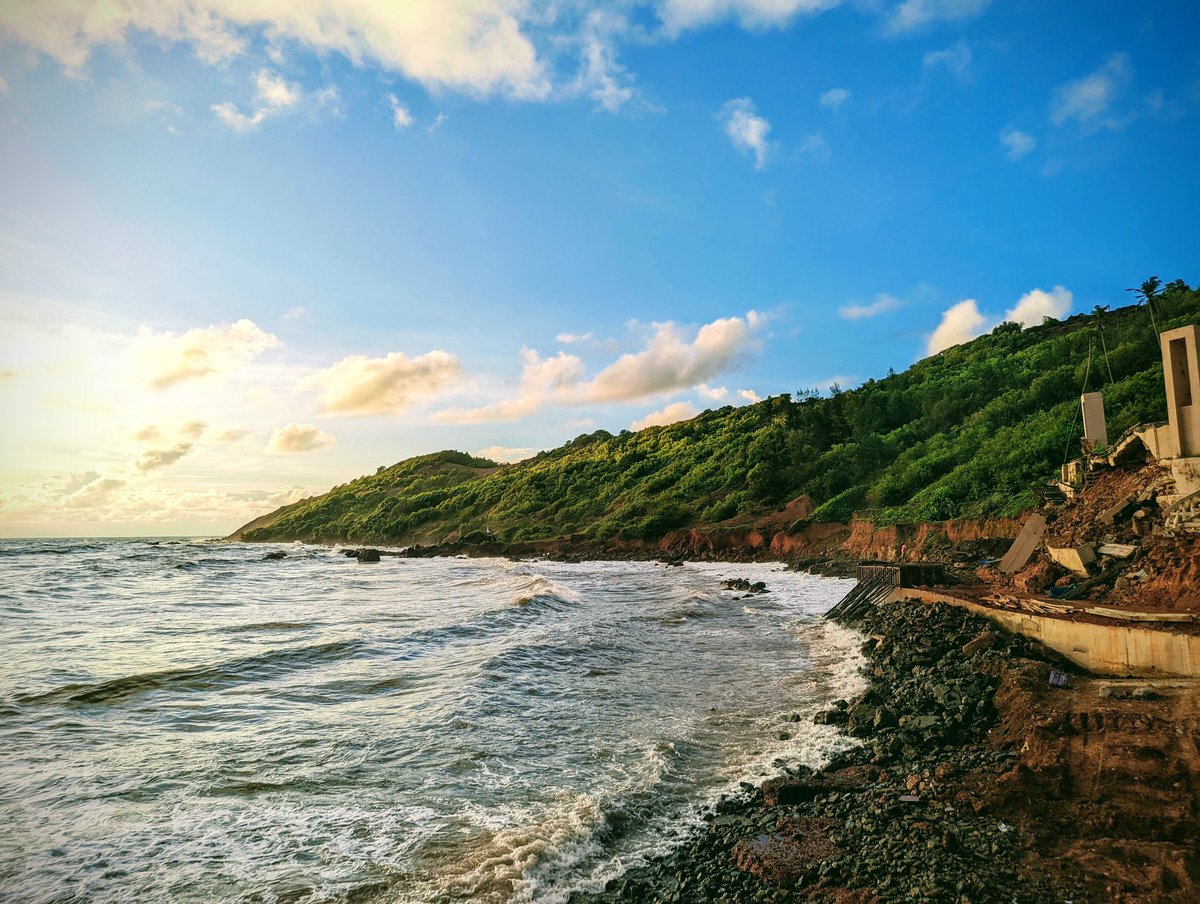 Calm as ocean 🌊, Tough as mountains⛰️, Wild like sky ☁.

#sky #outdoorfun #cloudy #picoftheday #summer #beach #climbing  #travelphotography #skyphotography #cloudporn #incredibleindia #naturallandscape #teampixel #magiceraser #pixel7pro #shotonpixel