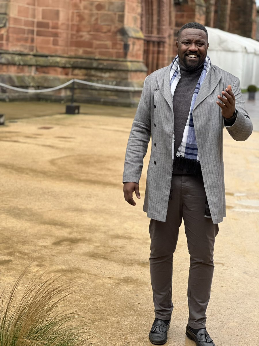 johndumelo's tweet photo. It’s cold and windy in North England but this made in Ghana jacket is keeping me warm. Thanks DOP for this amazing attire. https://t.co/IZXRtmYqTh