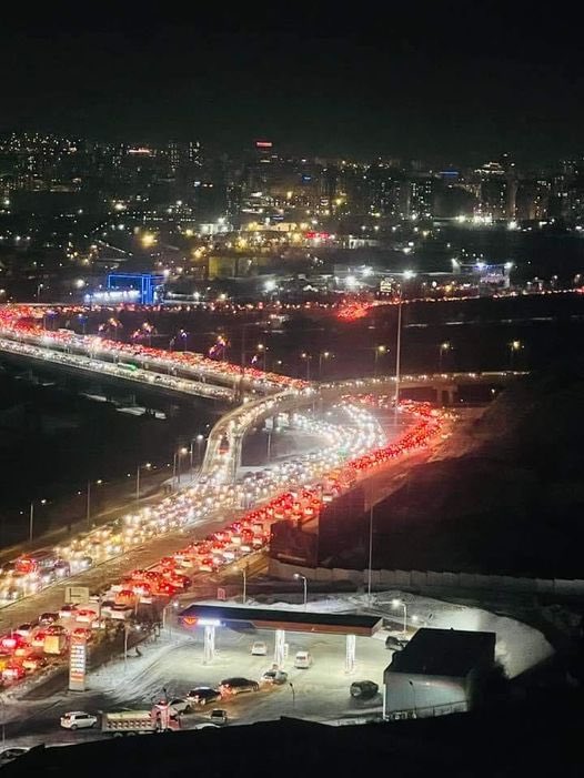 “2012 онд АН арай ОЛУУЛАА болж байж Н.Алтанхуяг гуайн ЗГ &amp; УБ хотын дарга Э.Бат-Үүл, ЭЗХЯ-ны сайд галзуу ч гэсэн Фортуна нар улсдаа ганцхан бдаг хотынхоо уулзвар замуудыг шинэчлээгүй бсан бол өдийд үүнээс ч 7-н дор түгжрэх бсан”
гэж бодохоор хүрэл битгий хэл алтан зүрх ч хайлна🤦‍♂️