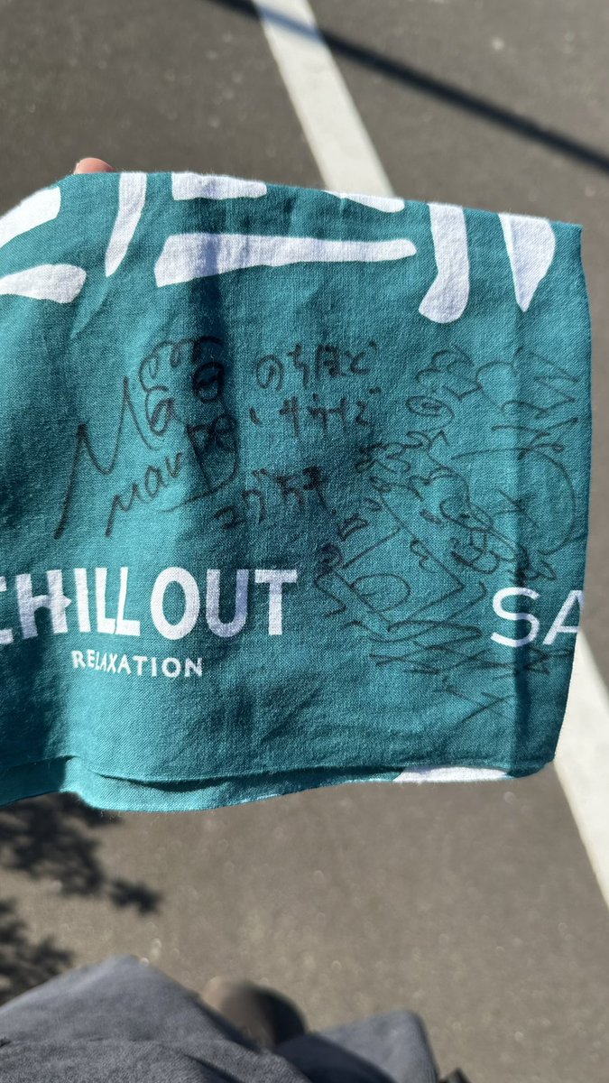 m_kit_ask's tweet photo. 大使にマグ万平さんに会えてめちゃ嬉しかったです😭✨
神対応に感激です🗯️
サインは渋谷SAUNASとチルアウトのコラボ手拭いに頂きました！
宝物です🔥
#九州サウナオールスター感謝祭
#サ道
#のちほどサウナで https://t.co/VhVeJBCwDO
