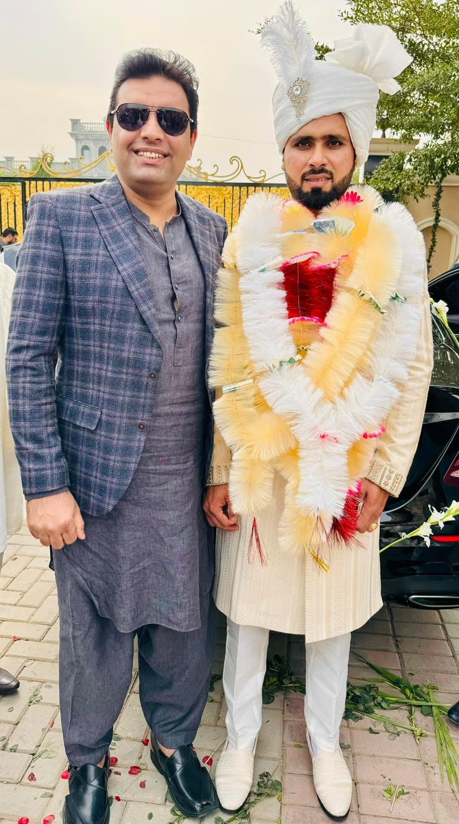 <a href="/iFaheemAshraf/">Faheem Ashraf رانا فہیم اشرف</a> 

شادی مبارک ❤️❤️🌹🌹

رانا فہیم اشرف کی دوسری اننگز شروع ماشااللہ دولہا بن کے میرا بھائی بہت پیارا لگ رہا ھے  اللہ تعالیٰ انکی زندگی میں خوشیاں ہی خوشیاں دے اور ہر بُری نظر سے بچائے رانا صاحب میری طرف سے دلی معزرت آپ کی خصوصی دعوت پر آپ کی شادی میں شریک نہیں ھو