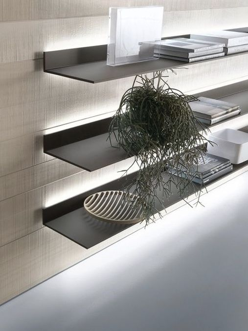 نقاط مهمة لاضافة عنصر اضاءة للأدراج

دائما احرص في مناطق الجلوس وأمامك ادراج راح تسوي لها اضاءة مخفية ان تكون مسلطة على الاعلى وليس على الاسفل 

عشان ماتزعج العين وانت جالس تشوف عنصر الاضاءة 
يفضل بعمل فرزة لجعل الاضاءة بمستوى واحد مع الدرج
أو اخفاء الاضاءة بعمل بروز امامه
#ثريد