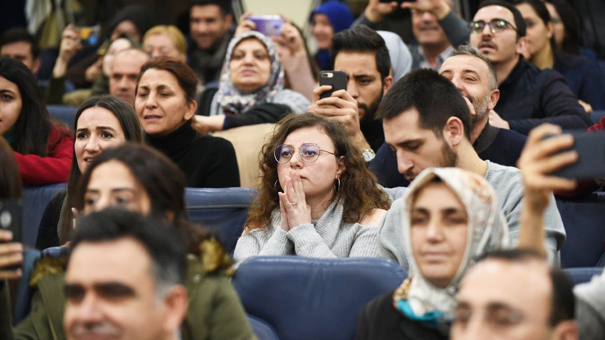 tgrthabertv's tweet photo. Atanamayan öğretmenlerin hazin hikayesi! Pek çoğu temizlik işçisi, inşaat işçisi, güvenlik personeli olarak çalışıyor. TGRT Haber, bu kez mikrofonu atanamayan öğretmenlere uzattı. 

https://t.co/25NNS8vSJK https://t.co/z8H6ToGpag