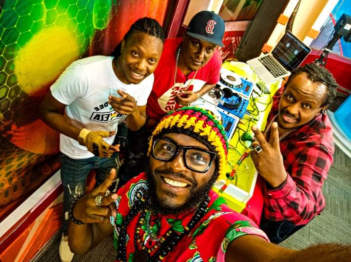 KamemeTvKenya's tweet photo. Reggae Time ๐ท๐ท
Team #CiaReggae mpo? Let's do this! Kasonge na kama kawa request tunazicheki SMS 21182
MC Ghettochild MOCH DJ SLIM 254 https://t.co/JSv66wDZ8k