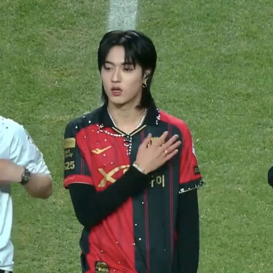withhersky's tweet photo. อห รุโตะกับทรงผมmullet เสื้อบอล ชอบมากกกกกก https://t.co/BBaC5FzD6e