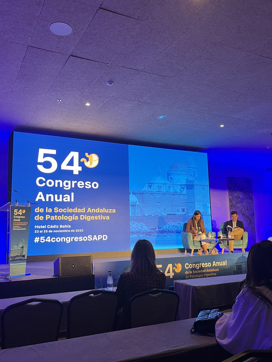 DigestivoJerez's tweet photo. Nuestra compañera https://t.co/uPhyzqqHJw moderando junto el Dr.Olmedo la Cuarta Sesión de Comunicaciones Orales en el 54 Congreso Anual de ma SAPD https://t.co/TJotMZ8VvS