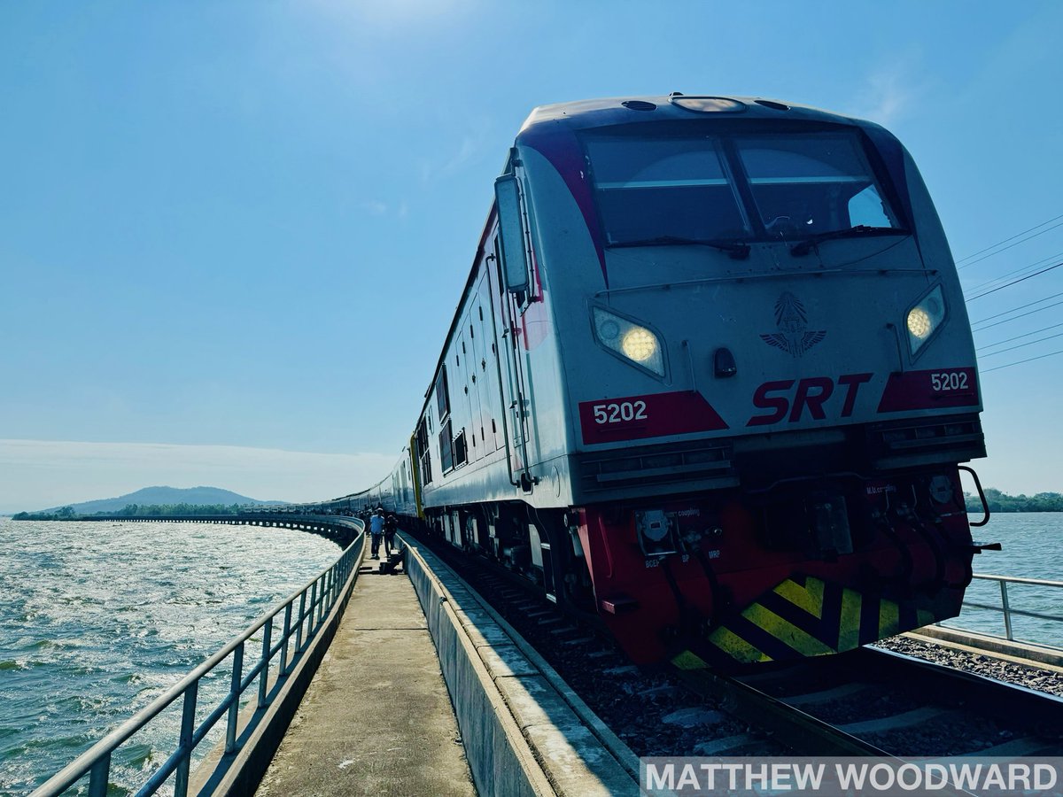 OnTheRails's tweet photo. Slight delay on the #FloatingTrain arriving at Khok Salung. Unfortunately we hit a cow, but the train is okay. Heading back now and preparing for a cunning switch onto the Northern Line for tomorrow’s mission. https://t.co/1sc9dBwKTo