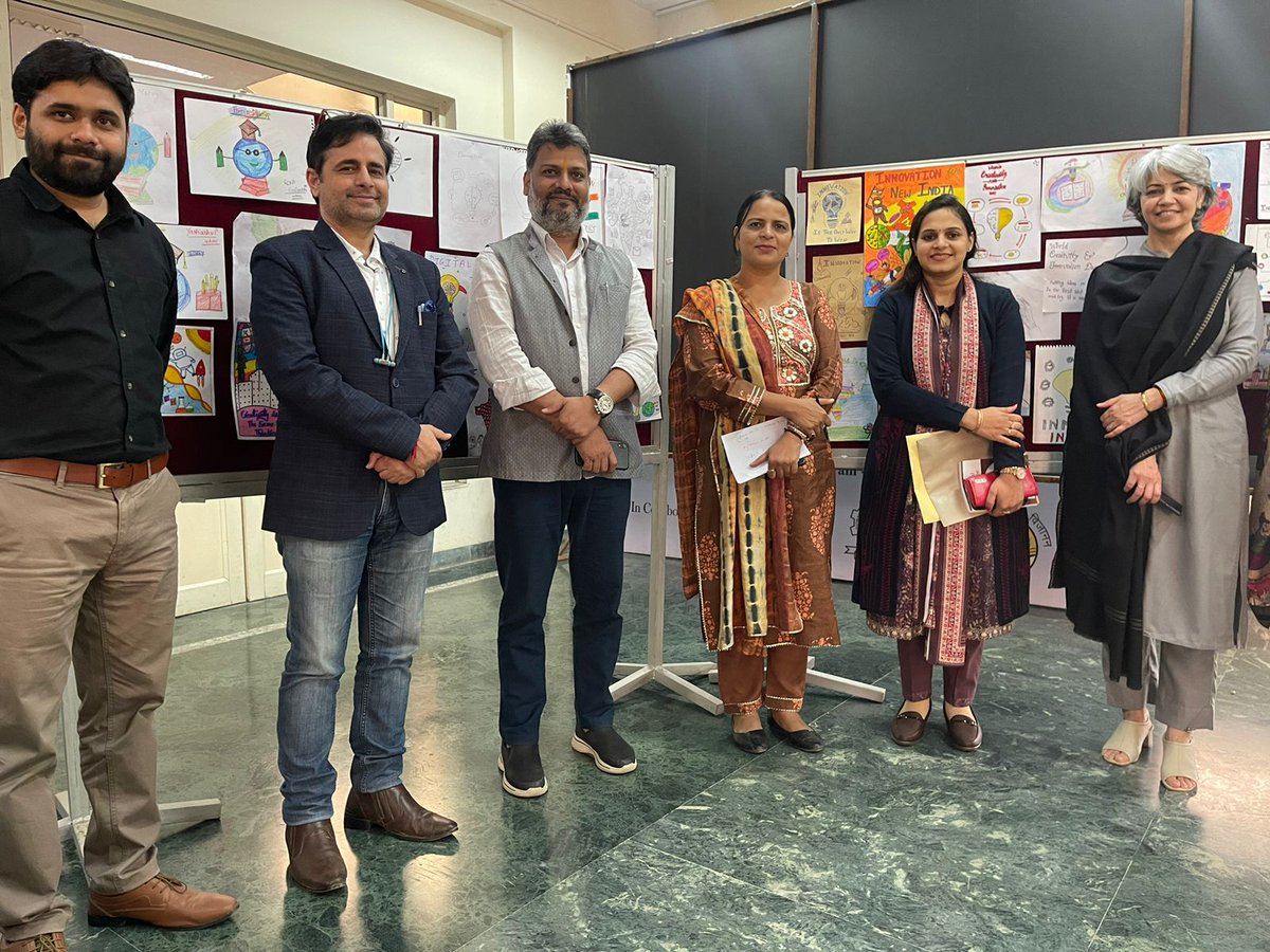 MediaStudiesggu's tweet photo. Students explored their creativity and innovative ways to build a new India in the poster-making competition organised by the Department of Media Studies and IIC.

@gurugramuniver1 @profdineshkumar @DrRakeshyogi1 @Meenakshi_News https://t.co/yJoFYjx6JL