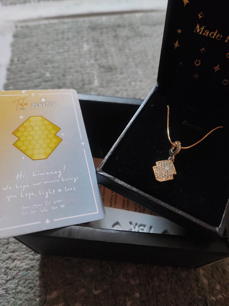 chocojamernut's tweet photo. ‼️ WTS / LFB ‼️

ORIGINAL Tala by Kyla × Ben&amp;Ben Emblem Necklace ✨

300 pesos + SF
Or pwede meet up around Gateway Mall Cubao/Sta. Mesa

Used less than 5 times only
RFS: need allowance for feasib study 🥹

An RT would help :>
PM for more deets.

#BenAndBen #TalaByKyla https://t.co/J1T2P5r6iO