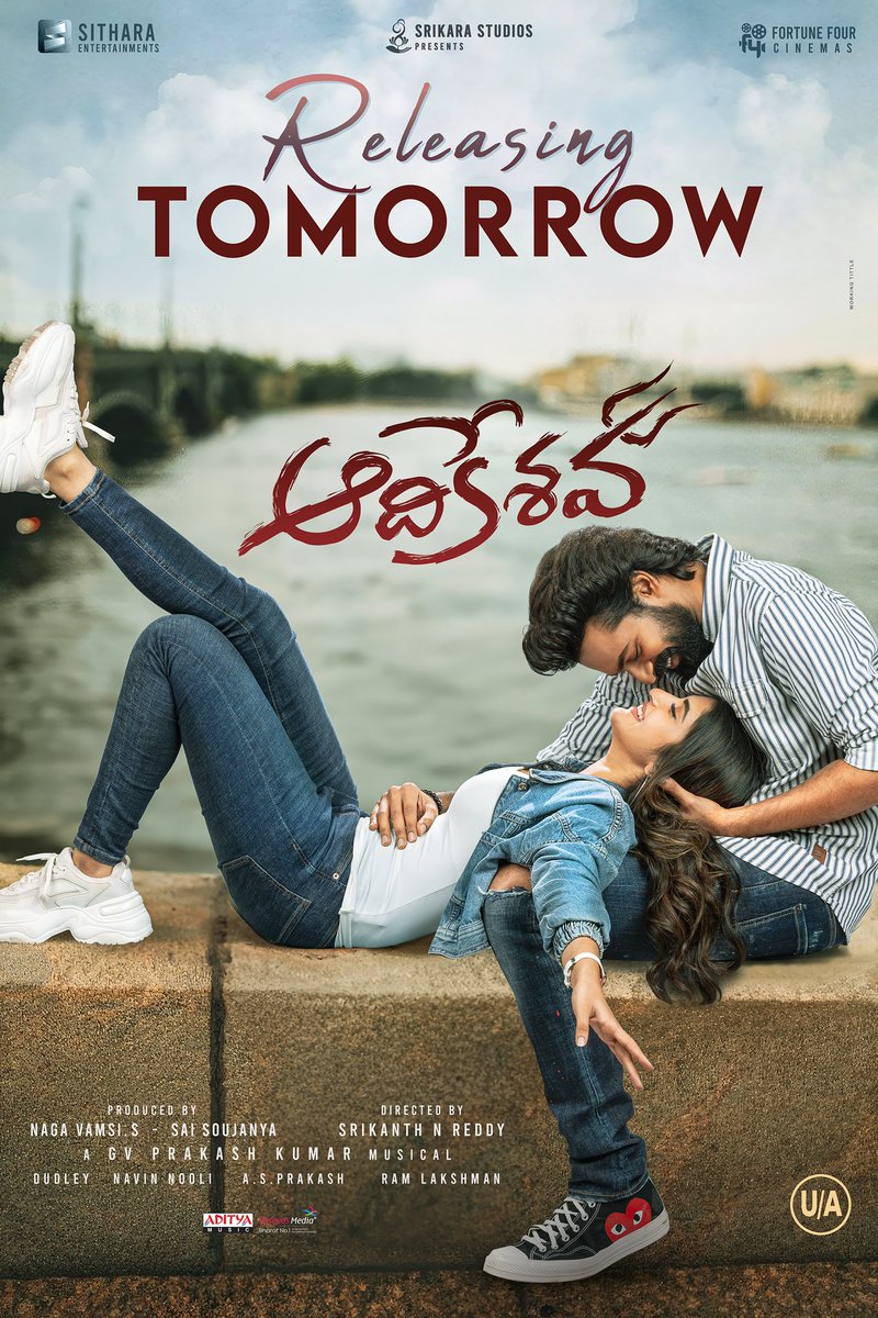 bnaveenkalyan1's tweet photo. #Aadikeshava in theatres now.
Directed by #SrikanthNReddy
poster design: #workingTittle
photo shoot: @bnaveenkalyan1
@SitharaEnts #PanjaVaisshnavTej @sreeleela14
@vamsi84 #SreeLeela #JojuGeorge #BNaveenKalyanPhotography https://t.co/r8QNNqfnt8