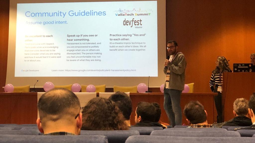 GDG_Valladolid's tweet photo. Comenzamos el #DevFest #VallaTechSummit en @EIInfUVa 🚀🚀🚀 https://t.co/nn9ESVEEFo