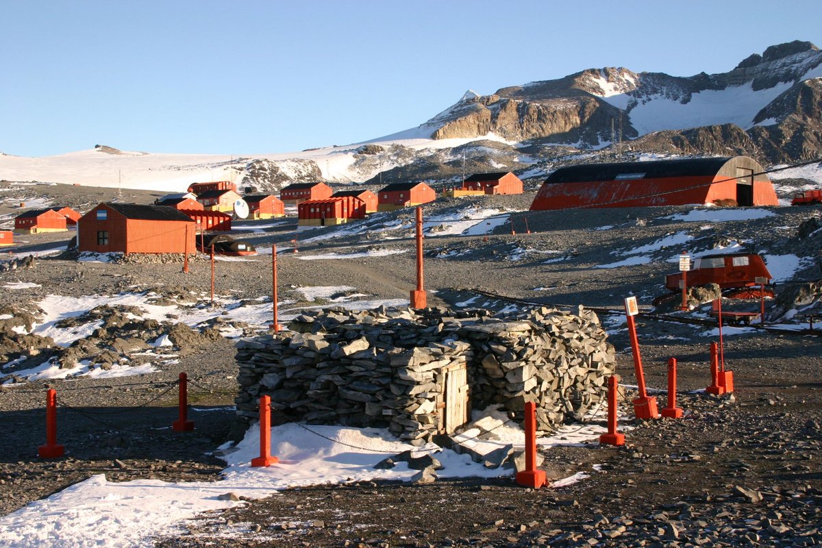 📝Did you know that Emilio Palma is an Argentine man born at Esperanza Base  in 1978, the first of eleven people who have been born in #Antarctica. As  both of Palma's parents, image size:1200x800