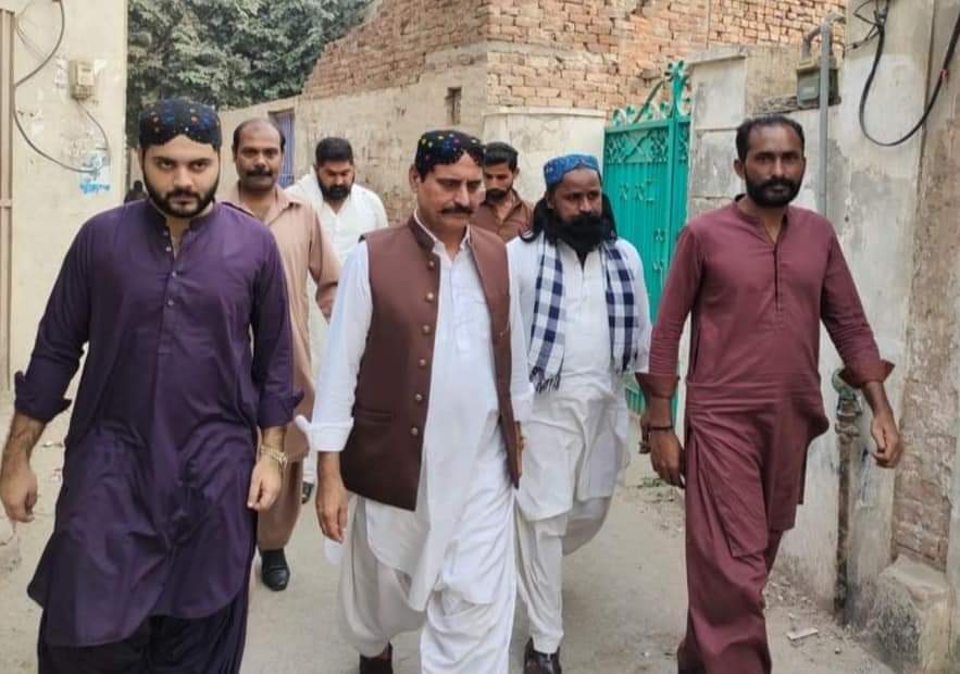 KhetranPP214's tweet photo. سردار محبوب خان کھیتران (امیدوار PP-214 MPA) کی PP-214 گلشن اقبال کالونی آمد, محمد سعید سورہ کے والد کی وفات پر ایصال ثواب کے لیے فاتحہ خوانی کی-
@MaryamNSharif @betterpakistan @AbidSherAli @HamzaSS @Marriyum_A @KhSaad_Rafique @KhawajaMAsif @kdastgirkhan @AyazSadiq122 @akleghari https://t.co/jTioF5u8NG
