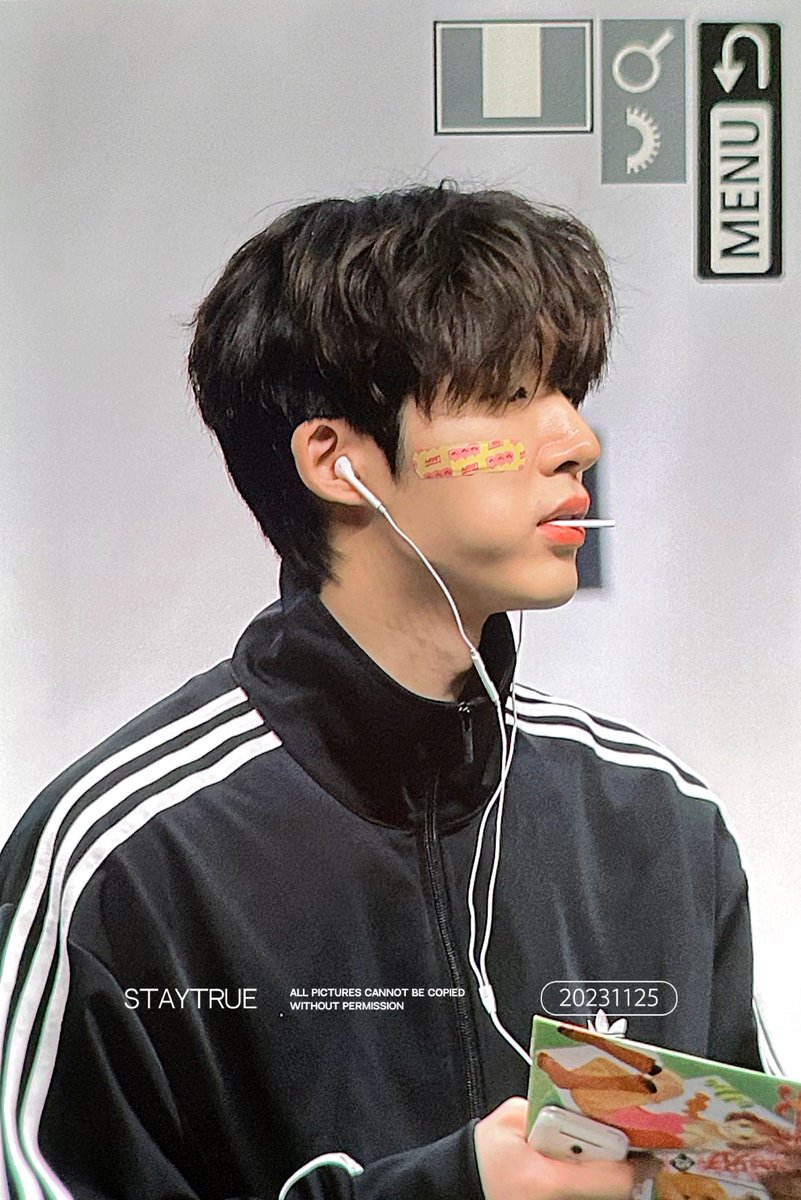 staytrue_kr's tweet photo. 231125 나의아기오타쿠 #비아이 #한빈 @shxx131bi131 https://t.co/b6KSrGvveg
