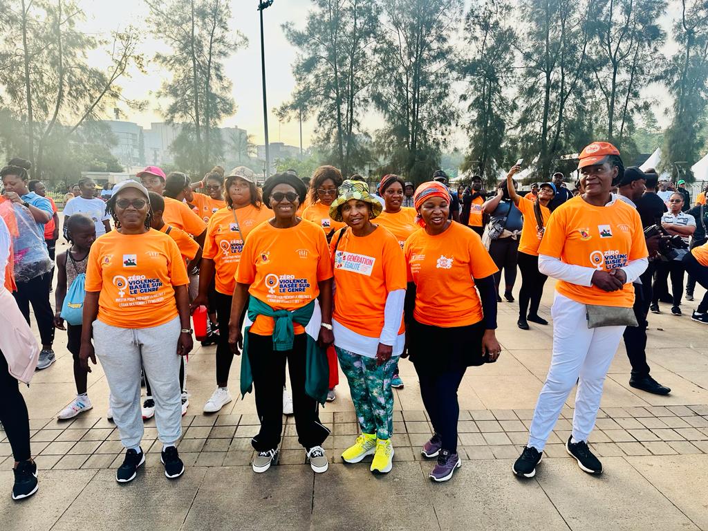 WFP_Cameroon's tweet photo. #Cameroon🇨🇲

@WFP #CMR Rep-@WanjaKaaria, joined #MINPROFF, Minister Prof. Marie Thérèsse Abena Ondoa in launching #16DaysOfActivism to End #GBV with a sports walk🚶. #WFP stands in solidarity with survivors &amp; advocates of ending violence against women and girls. #OrangeTheWorld https://t.co/jtdxE3Xy9p