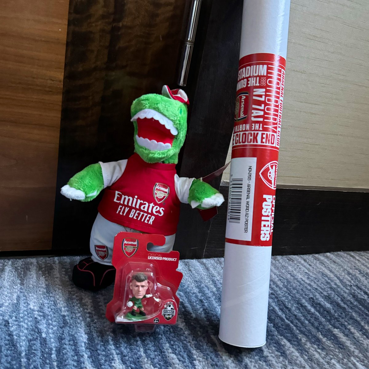 🎁 ARSENAL GIVEAWAY 🔴

Ada 1 poster, 1 Ramsdale figurine dan 1 Gunnersaurus doll buat 3 pemenang

Caranya
- Follow <a href="/brandonsalim/">Brandon Salim</a> <a href="/IDGoonerscom/">IDGooners</a> 
- Repost and Like tweet ini

3 pemenang di raffle dalem 48 jam!