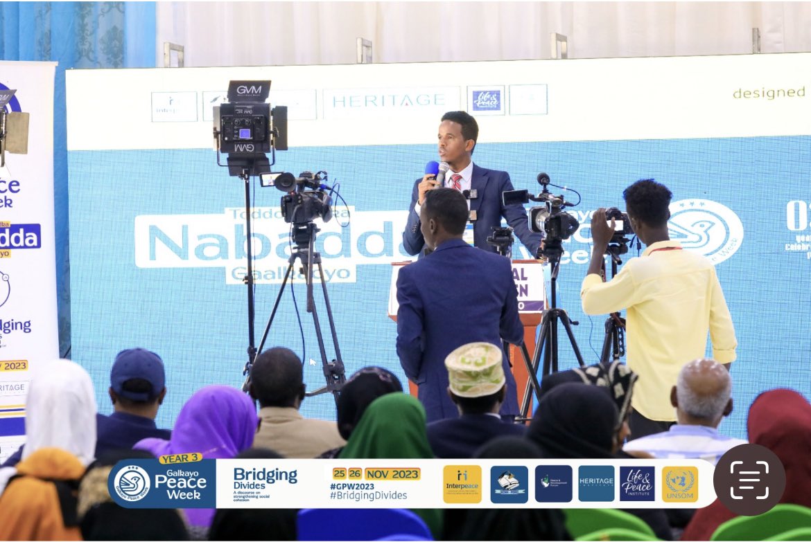 An award winning journalist and MoFA Diplomat <a href="/MBaraarug/">Mohamed Ahmed Ilkacase</a>  takes on stage to moderate the Galkayo Peace Week.

<a href="/GLKPW/">Galkayo Peace Week</a> <a href="/MBaraarug/">Mohamed Ahmed Ilkacase</a>