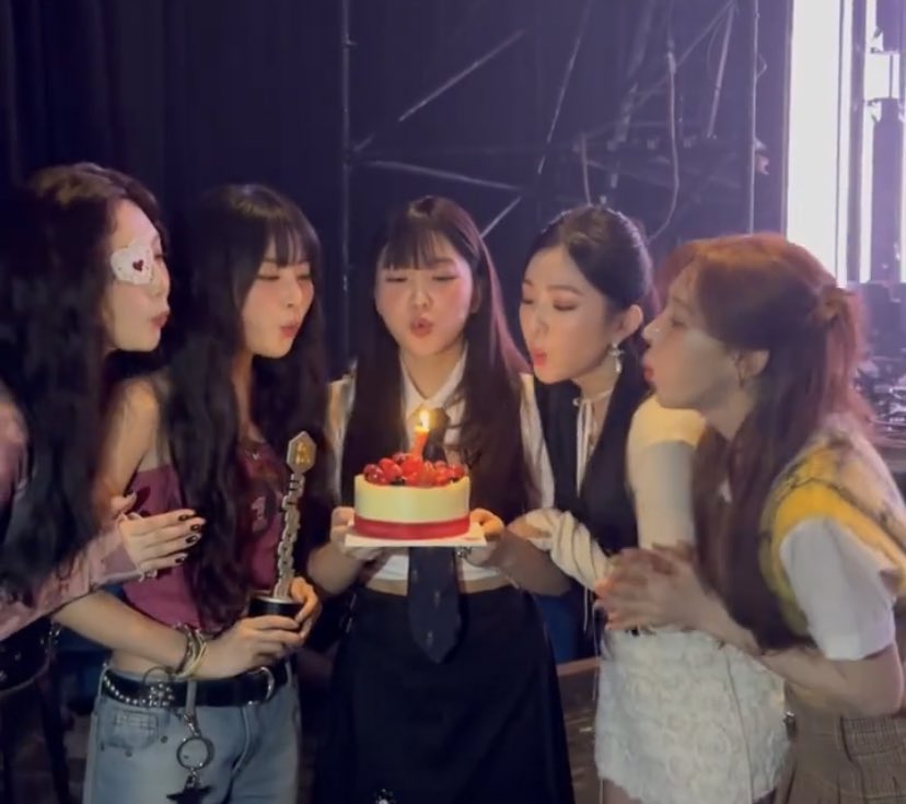 albap0_0's tweet image. 하 칠킬자매 해피엔딩 맞네요