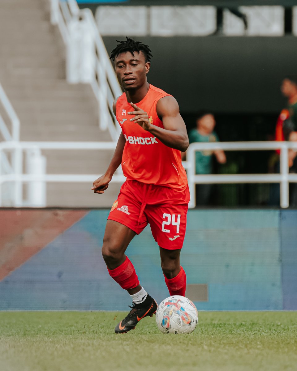 selangorfc's tweet photo. Persiapan terakhir sebelum sepak mula perlawanan #SELPRK yang akan bermula tidak lama lagi!
Saksikan secara siaran langsung di TV Okey atau Sukan RTM. ๐๐
#MKLK
#KitaSelangor
#LigaSuper2023
#LigaMalaysia2023 https://t.co/0kUFKENz6M