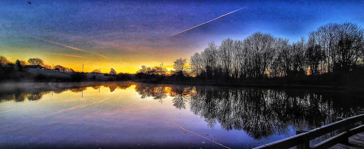 Val_BB's tweet image. So my morning so far has included a visit to #CrimeLake (-5) as sky looked amazing, a visit to Robertinson&apos;s Bakery (😋) &amp;amp; then a 50-minute swim (🏊‍♂️)... home &amp;amp; then off to a Greater Manchester Long Covid Support meeting at #GortonLibrary @MancLibraries 
Great free room hire 👌